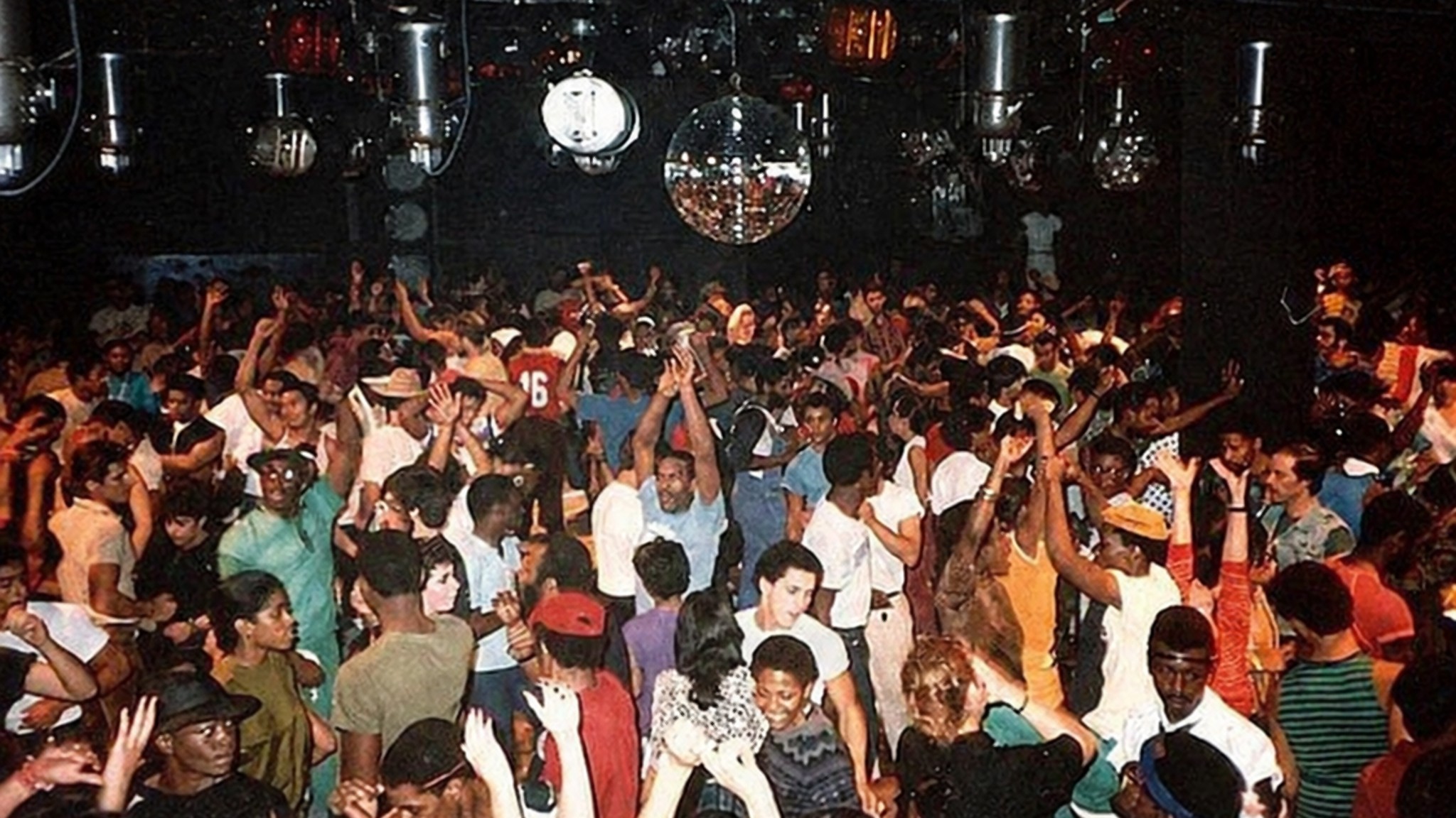La pista de baile del Warehouse, Chicago · The Warehouse dance floor, Chicago